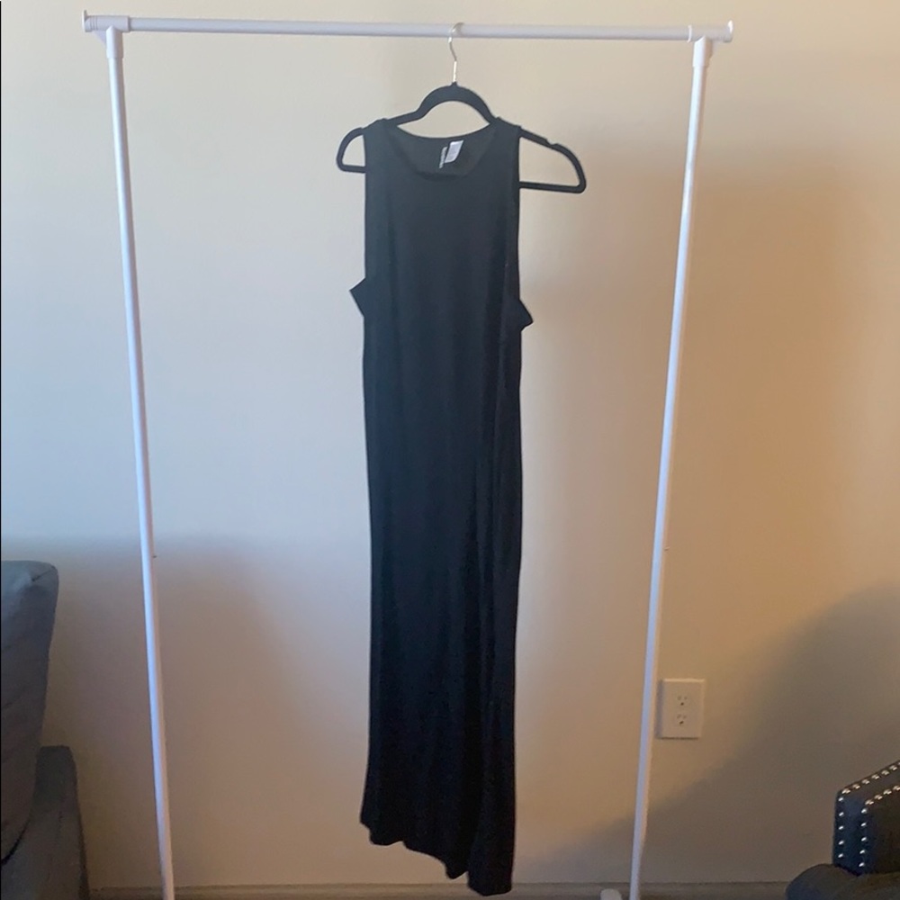 Sleeveless maxi with cut outs